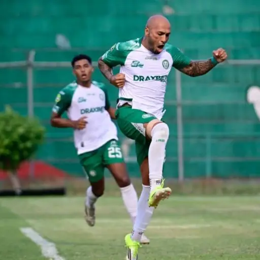 Serie B: Liga de Portoviejo alcanzó a rescatar un punto ante el líder 9 de Octubre, en el Reales Tamarindos