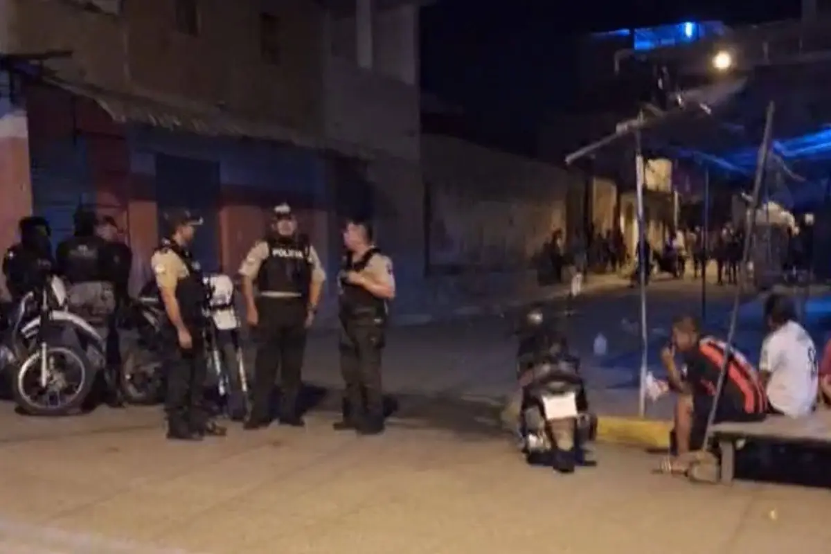 Personal de Criminalística levantó más de 15 indicios balísticos en el lugar donde fueron asesinados dos hombres en la parroquia Picoazá, en Portoviejo., El Diario