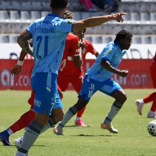 Macará venció a Liga de Quito y frenó el ascenso albo al segundo lugar de la Liga Ecuabet