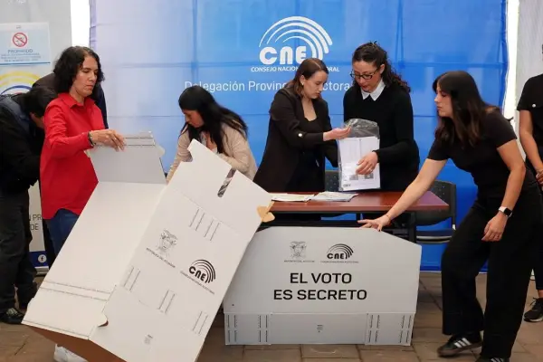 Funcionarios de las delegaciones provinciales se alistan para el proceso de elecciones seccionales de noviembre próximo. ,Foto: Apifoto