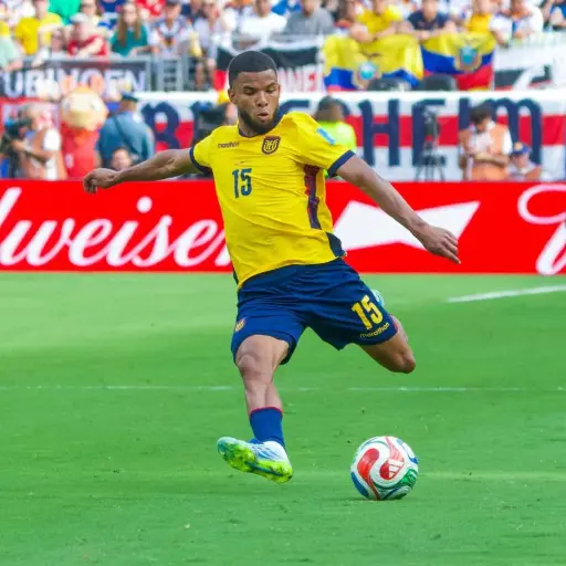 Pedro Vite despierta el interés del Aston Villa tras su participación con Ecuador en el Mundial 2026