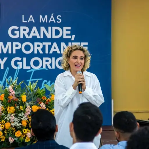 Cynthia Viteri lanza candidatura para la Alcaldía de Guayaquil con Centro Democrático