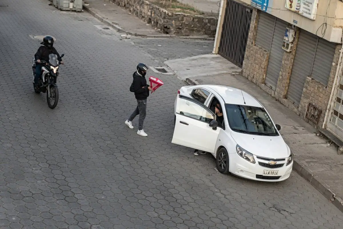 El ataque por parte del sicario que portaba el ramo de flores quedó grabado., Foto: Redes Sociales