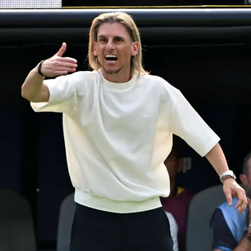 La Federación Ecuatoriana de Fútbol oficializa la salida del director técnico Sebastián Beccacece