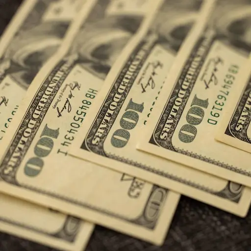 Biess sube tope de préstamos quirografarios: pide hasta USD 38.560 con estas condiciones