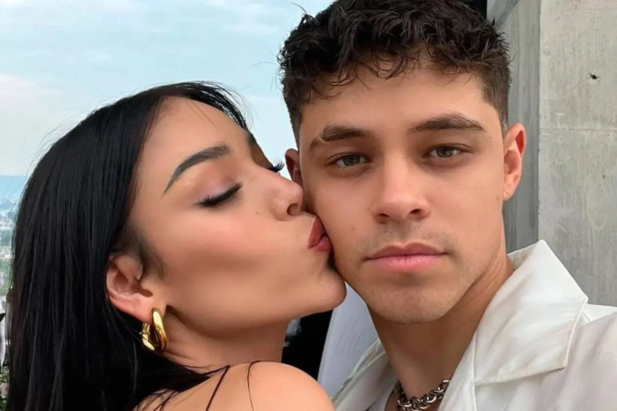 Danna mantiene una relación con Alex Hoyer desde hace seis años., Web 