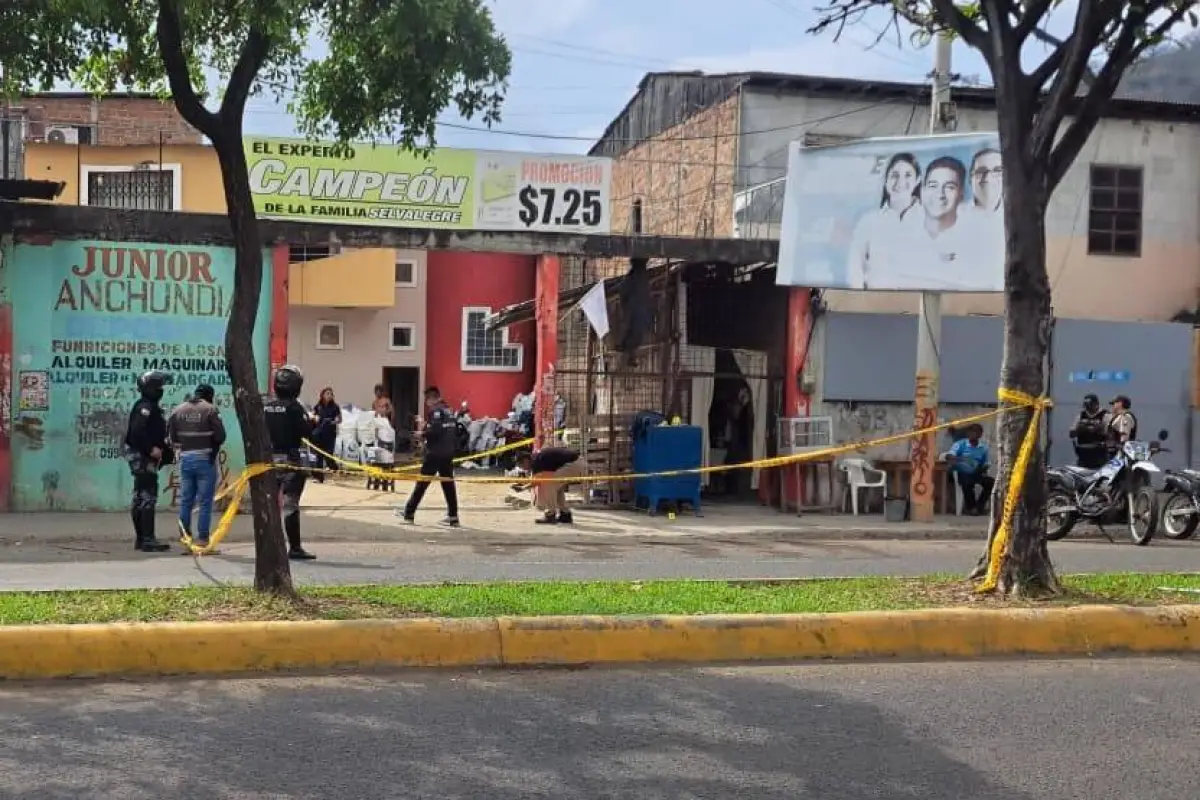 La Policía delimitó el área donde ocurrió el atentado y recolectó varias evidencias., El Diario