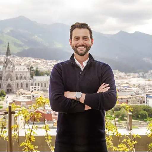 Niels Olsen confirma su candidatura a la Alcaldía de Guayaquil