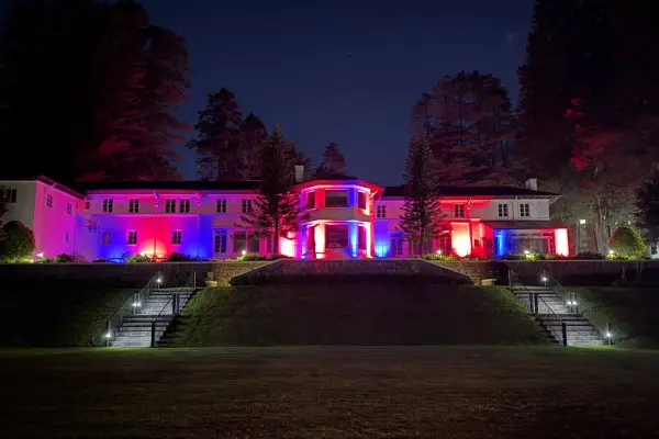 Monumentos en Ecuador celebran 250 años de Estados Unidos