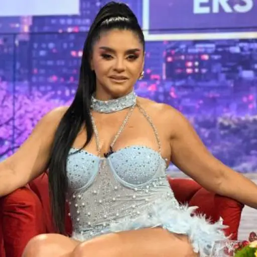 La ecuatoriana Paola Farías salpicada en polémica de influencer que posó con donaciones