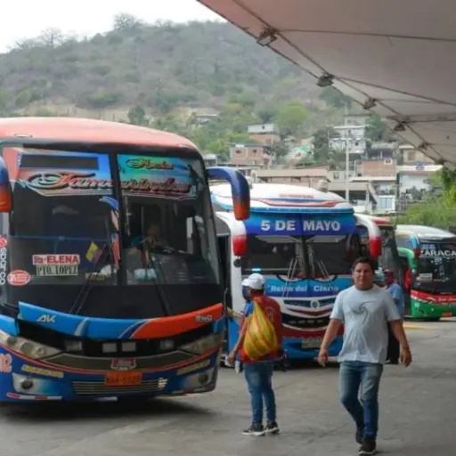 Buses operan con normalidad tras la suspensión del paro anunciado por los transportistas de pasajeros