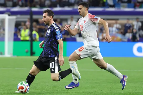Messi y Argentina buscan los octavos; Colombia afronta un exigente reto ante Ghana