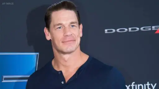 John Cena se rapa por completo para continuar su trasplante capilar: “Me fui con todo”