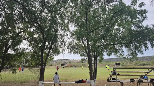 Canchas de césped, pádel y fútbol: el boom deportivo que transforma a San Juan de Manta