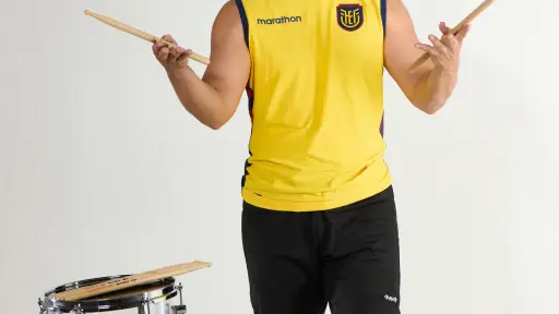 Billy Cueva rompe con el rock y explora una nueva faceta musical con baladas y sonidos pop