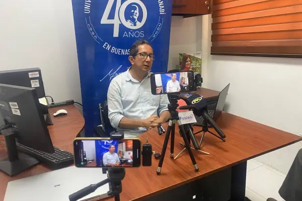 Harold Ormaza dando detalles del proceso universitario. ,El Diario