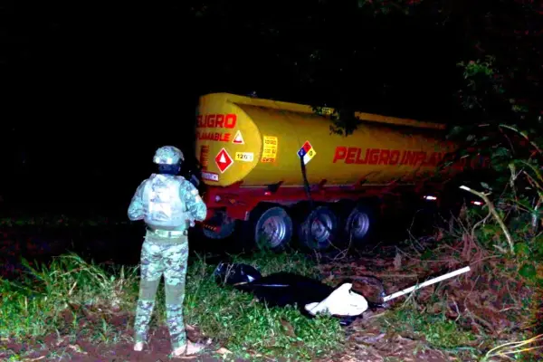 Santo Domingo de los Tsáchilas Ejército halló tanquero con 4.000 galones de combustible presuntamente robado en Valle Hermoso