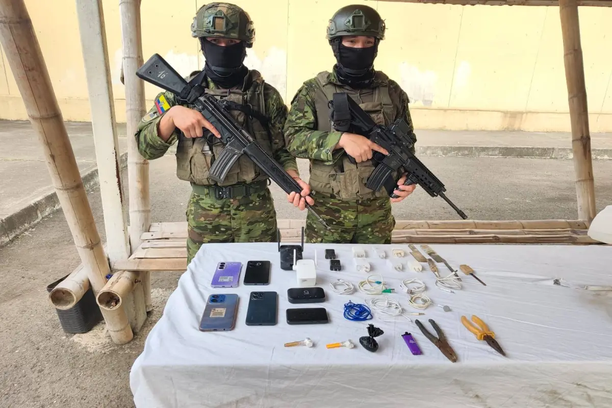 Las evidencias incautadas en la cárcel El Rodeo quedó bajo custodia policial., Cortesía