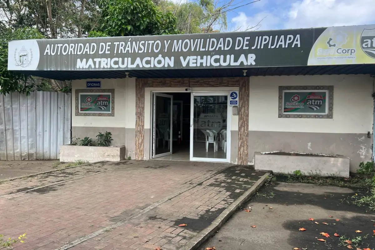 La Agencia de Tránsito Municipal permenece sin atención al público, tras el allanamiento y la detención de los funcionarios el pasado 25 de junio., El Diario