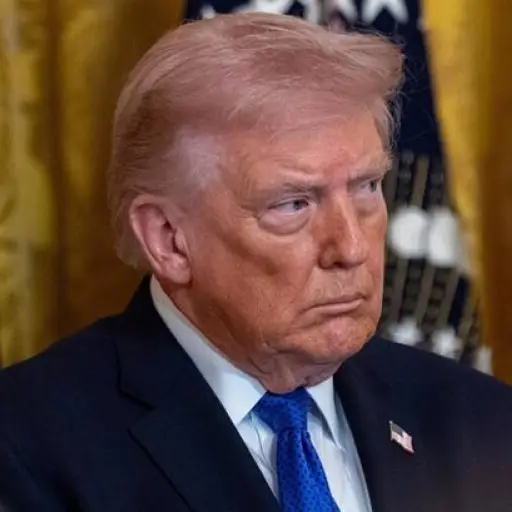 Trump advierte que no permitirá que China “tome el control” del Canal de Panamá
