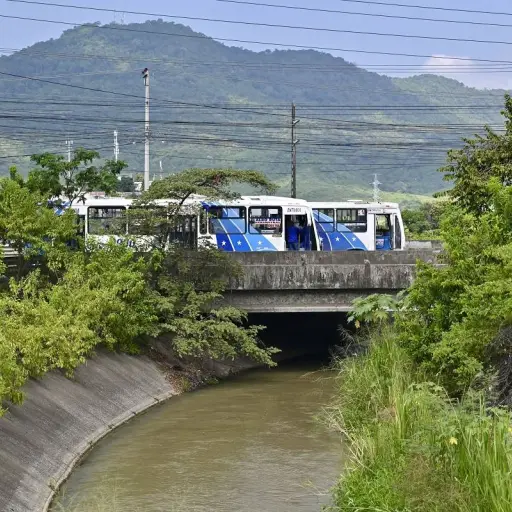“El Canal de la Muerte”: Un ducto de Guayaquil es usado por el crimen organizado para abandonar cadáveres