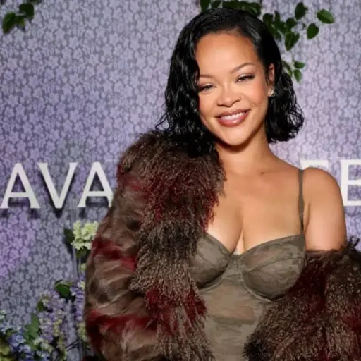 “Eres increíble tal como eres”: el gesto de Rihanna que conmovió a una fan con cáncer y emocionó a las redes