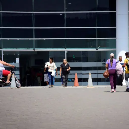Fallas en la climatización del Hospital de Especialidades Portoviejo obligan a usar ventiladores