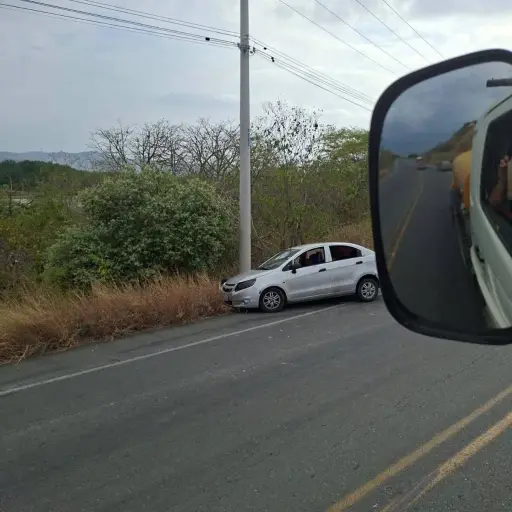Cuatro personas fallecen en un ataque armado en la vía Chone-San Vicente