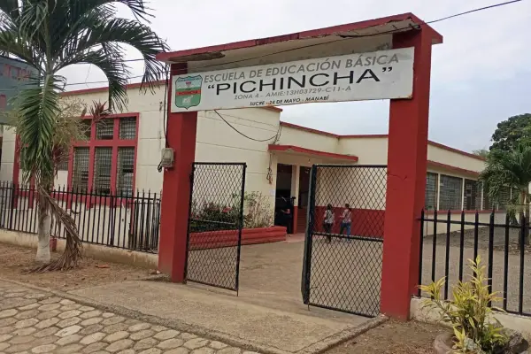 Docentes, estudiantes y padres de familia participarán en la agenda organizada por los 111 años de creación de la Unidad Educativa Pichincha. ,El Diario
