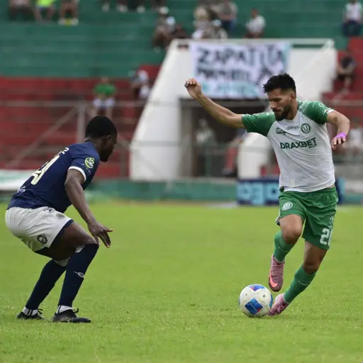 Liga de Portoviejo busca mantener su racha histórica frente a Cuenca Juniors en Azuay
