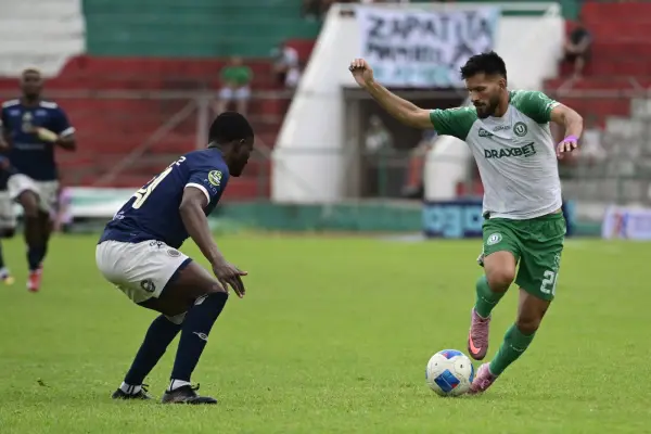 Liga de Portoviejo se enfrenta por tercera vez a Cuenca Juniors