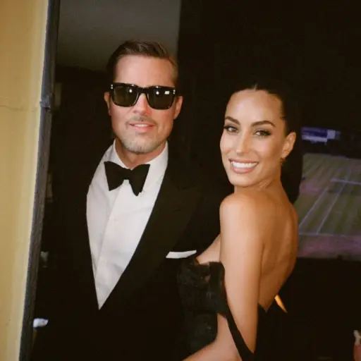 Brad Pitt e Inés de Ramón hacen oficial su romance en redes con románticas fotos 