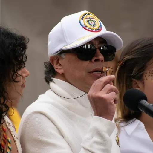 Petro pide a De la Espriella mantener abierta la frontera entre Colombia y Venezuela