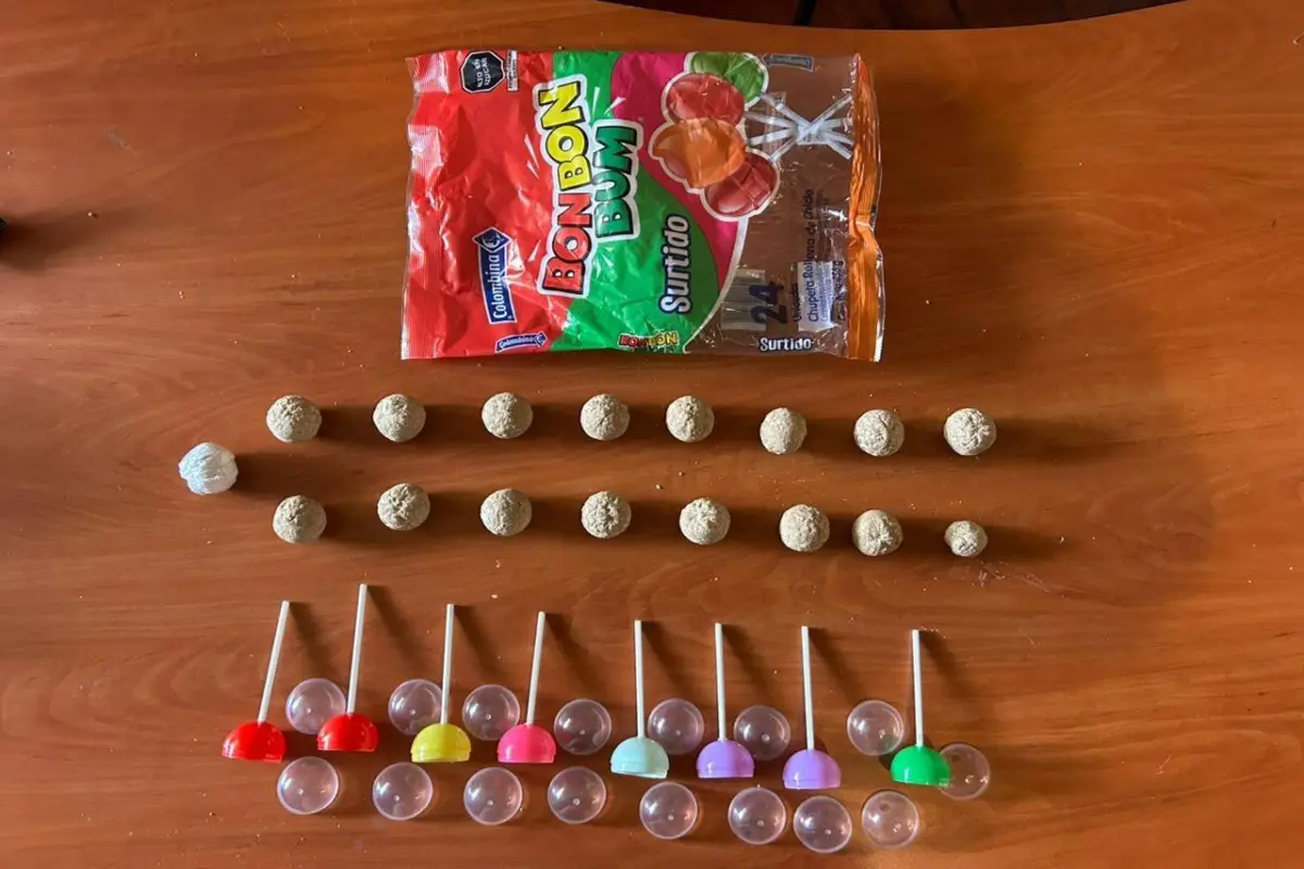 La droga estaba camuflada en una funda que contenía chupetes., Cortesía