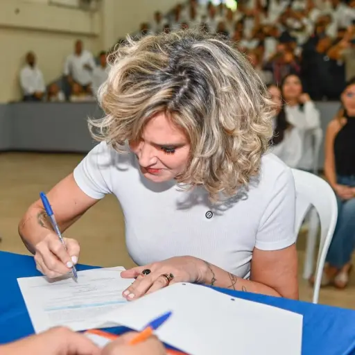  Cynthia Viteri oficializa su precandidatura para la Alcaldía de Guayaquil