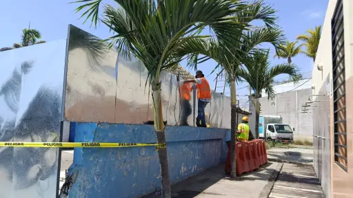 Portuaria invierte cerca de 5.000 dólares en el cierre de locales deteriorados en Playa El Murciélago