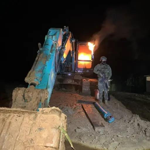 Inhabilitan campamento e incautan excavadoras y 500 galones de combustible en Morona Santiago