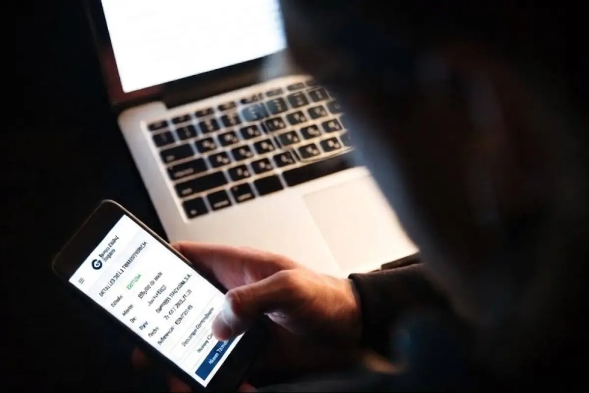 Modificar interfaces de bancas móviles o generar recibos ficticios a través de aplicaciones de diseño es el modus operandi detrás de las falsas transferencias bancarias.