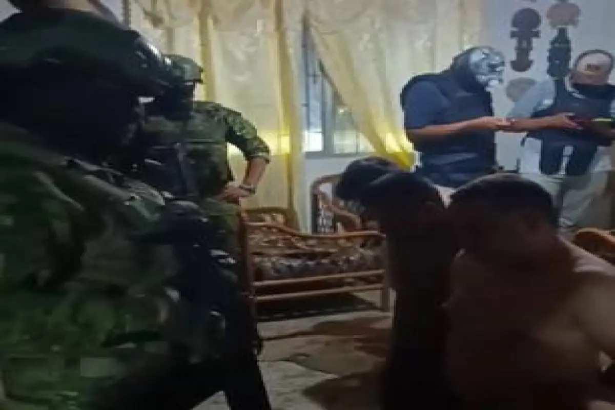 Los sospechosos de integran una banda fueron aprehendidos durante un allanamiento., Cortesía