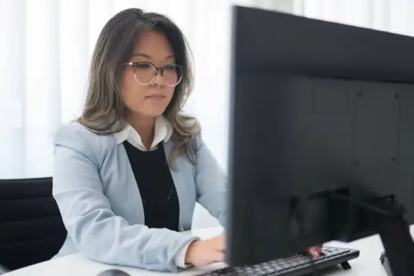 Hay trabajo en el IESS con salario de $ 3 mil: estos son los requisitos para postular.