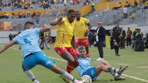 Macará golea 4-1 a Aucas en el Gonzalo Pozo Ripalda y escala al tercer lugar de la Liga Ecuabet