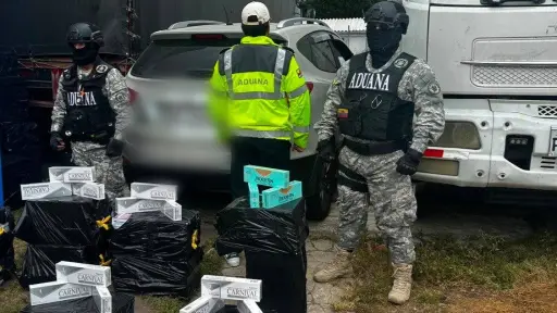 Controles aduaneros permiten la aprehensión de 116.800 cigarrillos de contrabando en Quito