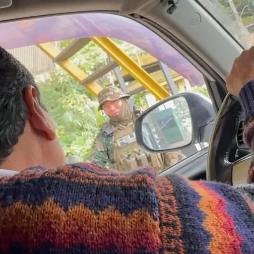 Evo Morales difunde un video donde saluda a policías pese a mantener una orden de aprehensión en su contra