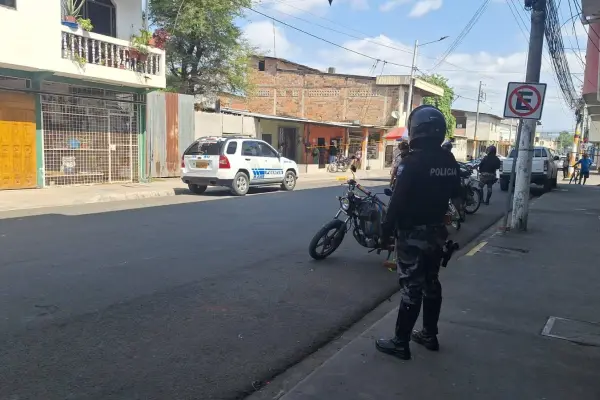 El hombre fue llevado a un hospital, pero no resistió. Al enterarse de su deceso, sus familiares rompieron en llanto. ,El Diario.