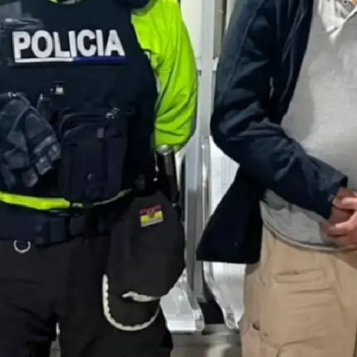 Miembro en servicio pasivo de la FAE fue aprehendido en Pifo tras intimidar a usuarios de un bus