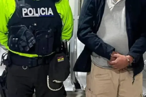 El miembro activo de las Fuerzas Armadas fue detenido y se le incautó un arma de fuego. ,Foto: Policía Nacional 