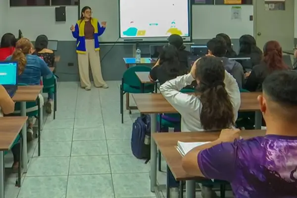 DASE EP fortalece el acceso a la educación con becas y programas de capacitación en Guayaquil