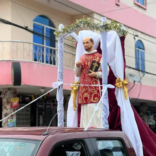 24 de Mayo cierra sus fiestas patronales con misas, procesión y comerciantes