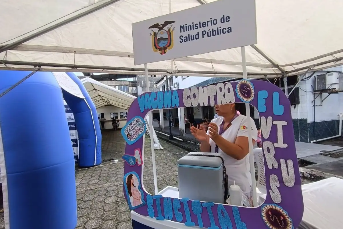 La vacuna está disponible en todos los centros de salud de Santo Domingo., Diario Centro