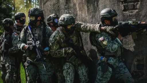 Militares de EE. UU. y el Bloque de Seguridad fortalecen cooperación operativa contra el narcoterrorismo